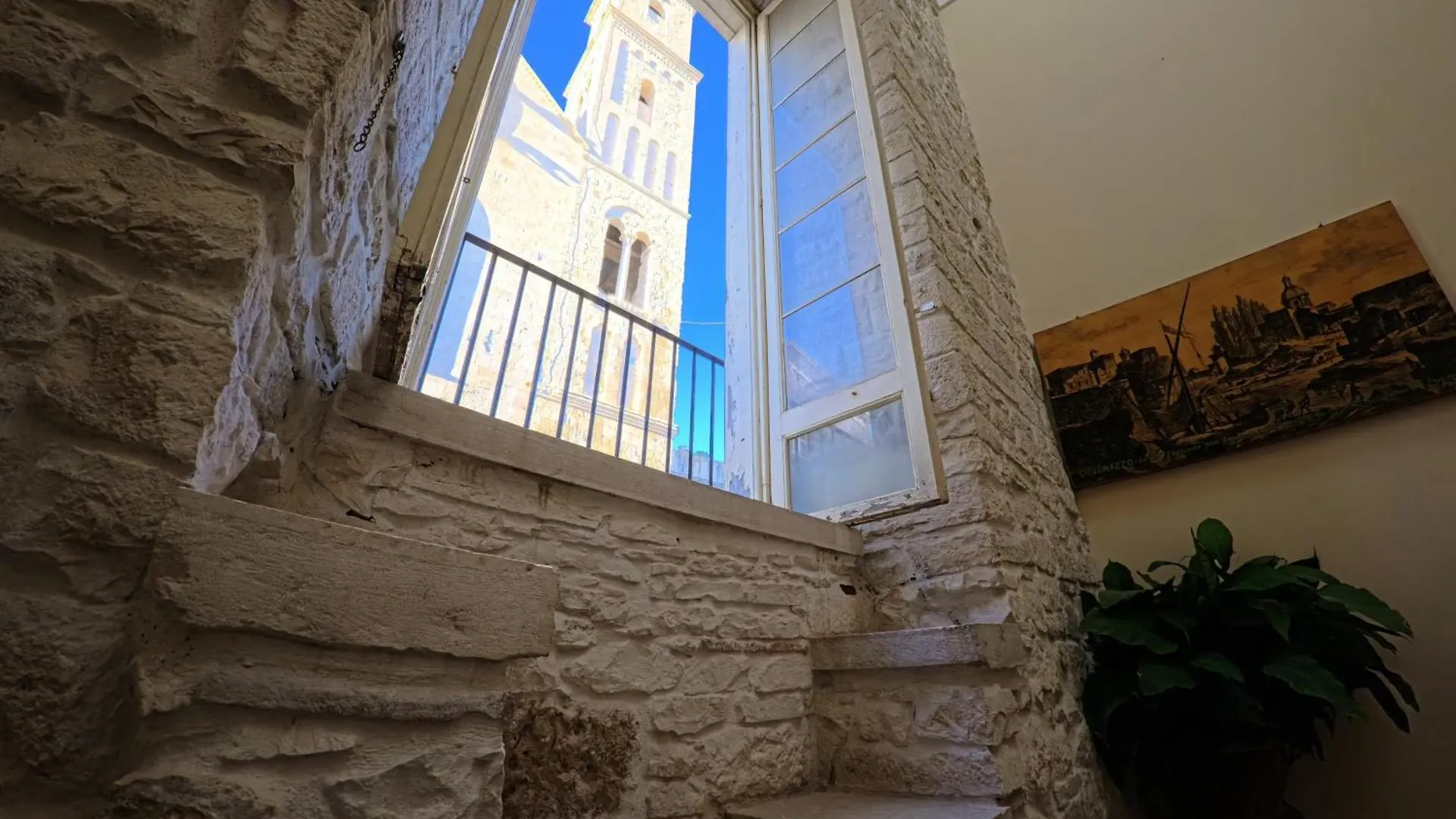 Palazzo Framarino Dei Malatesta - Noble Floor - XIV Century Giovinazzo 0*,  Italy