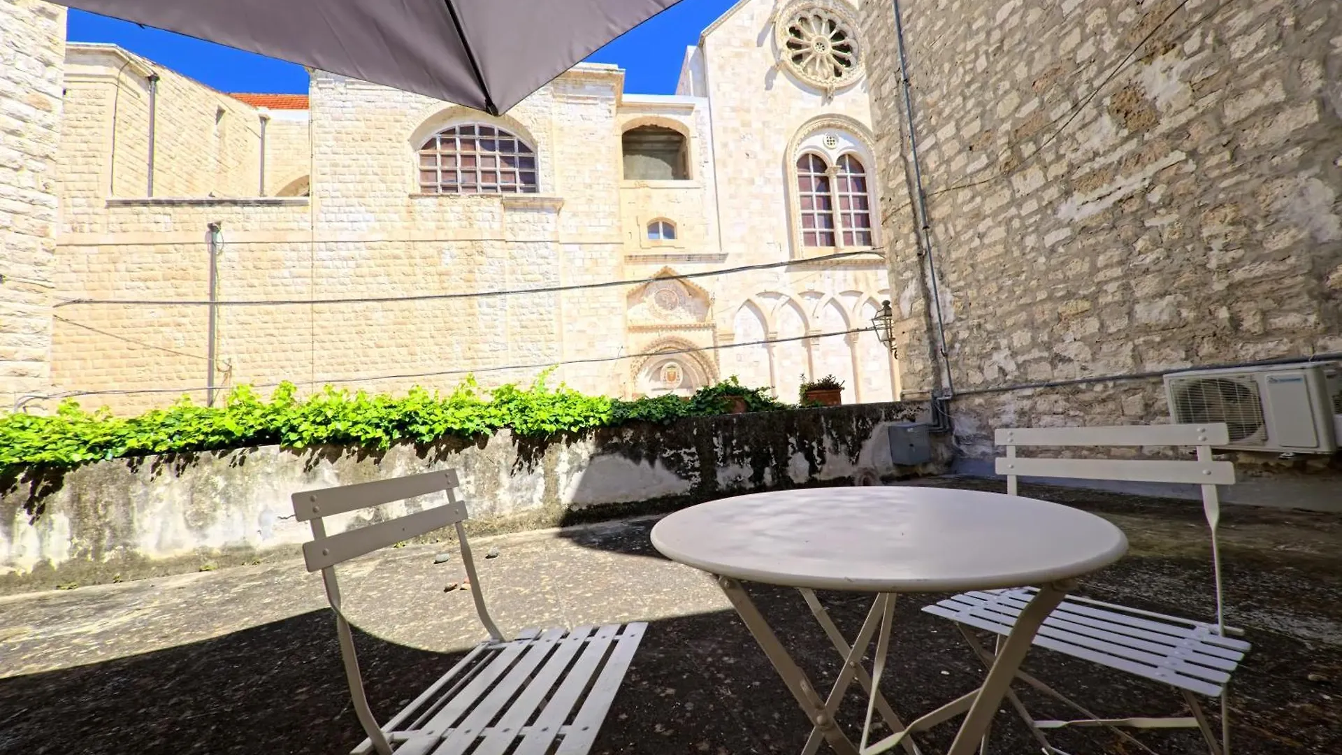 Palazzo Framarino Dei Malatesta - Noble Floor - XIV Century Giovinazzo 0*,  Italy